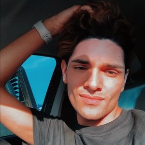 Meet your Posher, Aaron